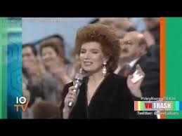 Striscia la notizia (con sergio vastano, gino bartali) 20.40 film: Iva Zanicchi Sigla Prima Puntata Di Ok Il Prezzo E Giusto 1988 Youtube