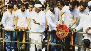 Ajay Devgn Immerses Father Veeru Devgan S Ashes In Nashik The film features emraan hashmi in the title role, alongside humaima malick. ajay devgn immerses father veeru devgan
