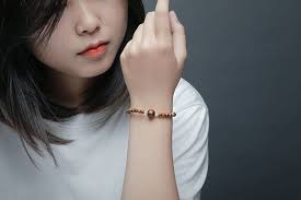 Cách nhận biết vòng tay Trầm Hương Thật "Chuẩn 100%"