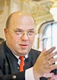 Editorial Österreich: Mitteilungen der Schweizerischen Botschaft Wien