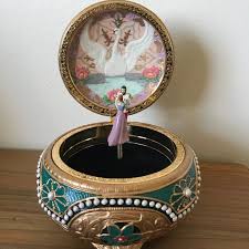 Anya recalls some small facts that she remembers from her past, though nobody realizes it. Anastasia Other Anastasia Music Box Poshmark
