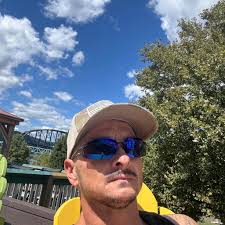 Tuner screen went blank, still lights up, need help identifying make