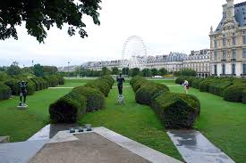 Jardin du carrousel is the official name for the space around the arc de triomphe du carrousel, built to celebrate napoleon's victory at austerlitz (a carrousel is a horse parade). Les Jardins Du Carrousel Paris Fr