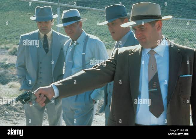 MULHOLLAND FALLS (1996) CHAZZ PALMINTERI, MICHAEL MADSEN, NICK NOLTE, CHRIS  PENN MULH 026 Stock Photo - Alamy