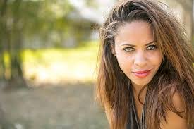 Raquel Rey's Instagram, Twitter & Facebook