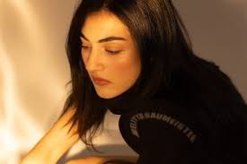 Clara Mann shrugs off the weight of the past