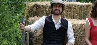Pubblicato da blog di alberto fuschi il 1 agosto 2021 si accettano miracoli su rai 1 stasera su rai 1 va in onda si accettano miracoli film diretto da alessandro siani, che ha da poco festeggiato i 25 anni di carriera. Si Accettano Miracoli Rai 1 Trama Cast E Cuorita Del Film Con Alessandro Siani 1 Agosto