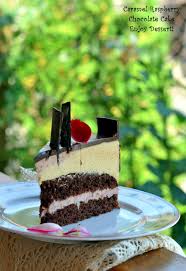Tort Cu Zmeura Si Mousse De Caramel Enjoy Dessert Homemade Chocolate Cake Chocolate Pastry Cupcake Cakes