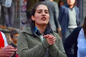 Ενας γιατρός άφησε την τελευταία του πνοή στην κατερίνη μια μέρα αφού είχε κάνει τη δεύτερη δόση. Pe8ane H Xelin Ths Opoias H Mh Biaih Diamartyria Den Htan Oso Gnwsth 8a Eprepe