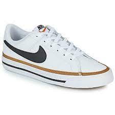 Qu'il s'agisse des baskets nike fille ou des baskets nike garçons, la marque ne lésine pas sur l'aspect visuel de ses chaussures. Nike Basket Enfants Filles Livraison Gratuite Spartoo