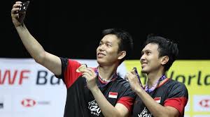 Keberhasilan hendra/ahsan merebut gelar juara pada 2019 menjadi kesuksesan indonesia untuk tetap mempertahankan gelar all england pada nomor ganda putra setelah pasangan kevin sanjaya. Tak Lagi Di Pbsi Mohammad Ahsan Hendra Setiawan Ternyata Masih Membantu Pebulutangkis Junior Tribun Jabar