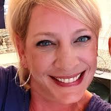 Tracy Bott's Instagram, Twitter & Facebook