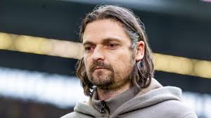 Er ist der weltweit erste fußballspieler, der in jedem der sechs anerkannten kontinentalverbände einem. Lutz Pfannenstiel Verlasst Fortuna Dusseldorf Zum Saisonende Eurosport
