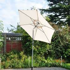 Our garden parasol collection comes in a range of colours, textures and materials to match a huge variety of outdoor garden furniture sets. 2m Aluminium Cream Lightweight Garden Parasol Garden Mile Store