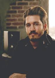 Eric Breslow's Instagram, Twitter & Facebook