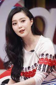 Nữ diễn viên tỏ ra thoải mái, thân thiện với phóng viên dù cô đang gặp nhiều khó khăn trong sự nghiệp. Pháº¡m BÄƒng BÄƒng Tráº£ Gáº§n 3 000 Tá»· Tiá»n Pháº¡t Chá»‰ Sau 2 Ngay Sá»± Tháº­t Hay Ä'ua