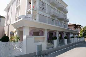 3⋆ HOTEL VILLA PAOLA ≡ Rimini, Italy ≡ Lowest Booking Rates For Hotel Villa  Paola in Rimini