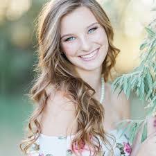 Nicole Turnbull's Instagram, Twitter & Facebook