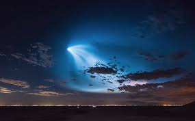 People on the beach that. Spacex Falcon 9 Rocket Launch A Time Lapse At Night The Kid Should See This
