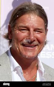 Ty pennington hi-res stock photography and images