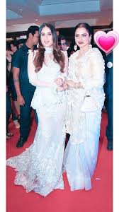 The Most Beautiful Actresses In World Kareena Kapoor And Rekha Ji Indian Designer Wear Chic Outfits Vintage Bollywood