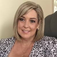 Angela Knapton's Instagram, Twitter & Facebook