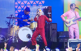 Flowers for vases and descansos. Hayley Williams Says She S Ready To Restart Paramore Let S Go 103 3 Fm