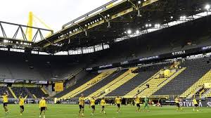 Erling braut haaland continued from where he left off as he scored the first goal for borussia dortmund in their rivierderby against schalke 04 at the signal iduna park on saturday. Borussia Dortmund 4 0 Schalke Haaland Scores In Dortmund Win On Bundesliga Return Bbc Sport