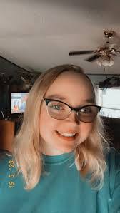 Stephanie Grams's Instagram, Twitter & Facebook