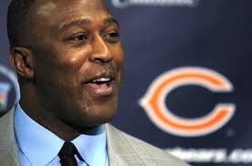 Greeted like a rock star, Lovie Smith acts like he belongs at Illinois