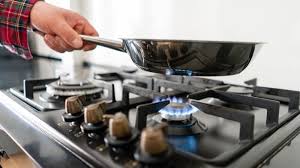 You can cook four dishes at a time. Best 4 Burner Gas Stoves In India Four Burner Gas Stoves