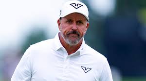 Phil Mickelson withdraws from PGA Championship over family health matter |  Fox News