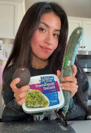 My favorite lunch right now honestly! 💚🥰 #lunchtime #foodietiktok #salad  #sushilover #lunchideas