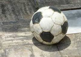 Ich gebe dir etwas geld,. Wer Hat Fussball Erfunden
