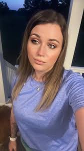 Courtney Pool's Instagram, Twitter & Facebook