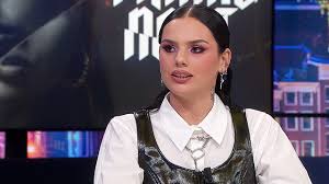 Famke louise and her boyfriend denzel live together. Tv Land Trekt Aan Famke Louise Ook In Sinterklaas Show Npo