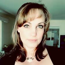 Ellen Witt's Instagram, Twitter & Facebook