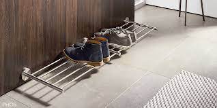 edelstahl schuhregal mit wandmontage phos design aus karlsruhe schuhregal schuhablage regal