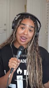 Mdala and Simone Scandal Kissing