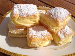 Sporcamuss Sfogliatine Alla Crema Dolcetti Tipici Della Pasticceria Barese Sfogliatine Idee Alimentari Ricette