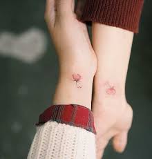 Ein Tattoo Ist Bekanntlich Fur Immer Und Beste Freunde Hat Man Noch Ein Paar Monate Langer Kleine Moti Freundin Tattoos Freunde Tattoo Freundschaftstattoos