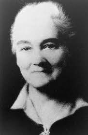 Victoria Fisher's Instagram, Twitter & Facebook