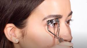 Eyelash curlers may come in various colors and shapes, but they all function in basically the same way. How To Use An Eyelash Curler Youtube