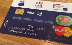 On entend parler de carte bancaire prépayée gratuite mais cela n'est pas tout à fait vrai La Carte Bleue Des Migrants Le Retour D Une Infox Le Parisien