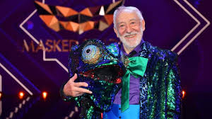 Zugelassene drittanbieter verwenden diese tools auch in verbindung mit der anzeige von werbung durch uns. The Masked Singer Dieter Hallervorden Ist Das Chamaleon Welt