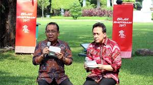 Menurut profesor madya salmah abu mansor yang ditemubual; Pemerintah Rilis Logo Hut Ri Ke 72 Ini Slogan Yang Diusung Bukan Kerja Kerja Kerja Tribunstyle Com