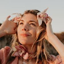 Rachel Blumer's Instagram, Twitter & Facebook