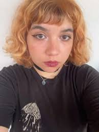 Es mía,, Es nuestra,, No es tuya. , Y sigue la vida .