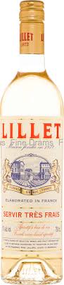 Der lillet wird in traditionellen eichenfässern gelagert. Lillet Blanc Vermouth