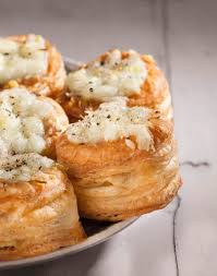Vol Au Vent Recette En 2020 Recettes Gastronomiques Alimentation Bouchees Aperitives